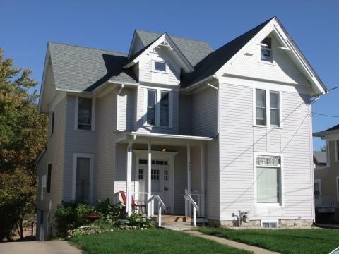 Iowa Federal Home, located at 942 Iowa Avenue. Photo from 2016